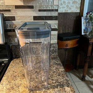 Airtight container.. princes house 14 cups